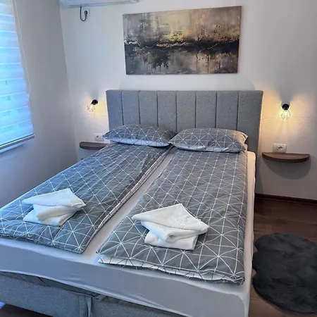 V 3 Апартаменты *